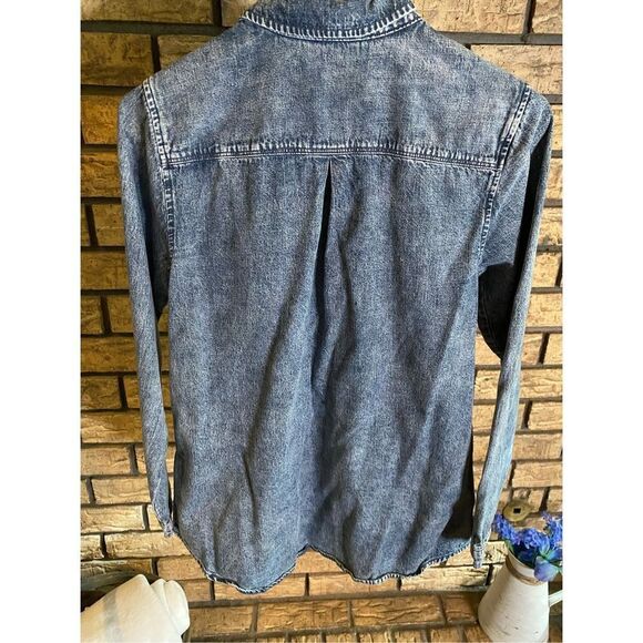 Joan Rivers Denim Shirt - Picture 2 of 5